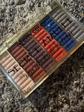 City Color Eyeshadow Palette — Brown, Orange, Blue, Silver